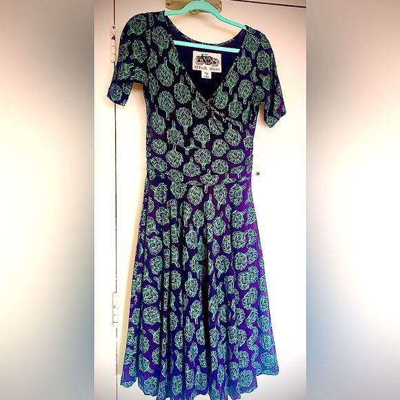 Effie’s Heart- The Montreal Dress - Artichoke - Picture 1 of 12